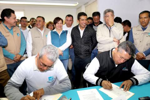 Se registra J. Carmen Corona para buscar candidatura por Distrito III imagen 1