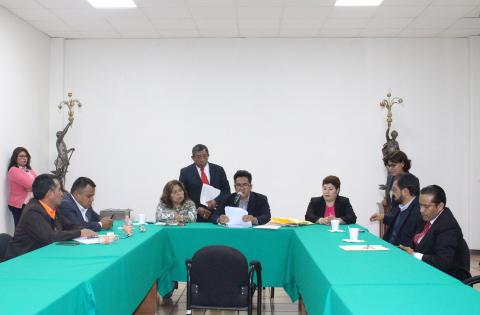 Descalifican a dos aspirantes a consejeros del IAIP por copiar en examen