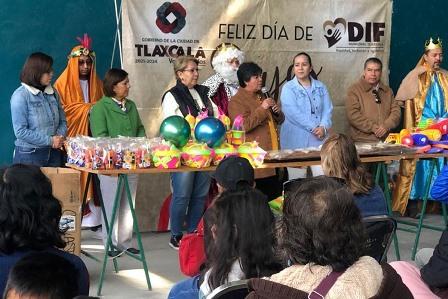 Siguen los ‘Reyes Magos’ su camino por Tlaxcala Capital