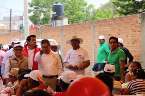 Ya votaron los tres candidatos del PRI a diputados imagen 2