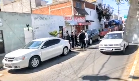 Ladrones se llevan otro automóvil, imparable este delito