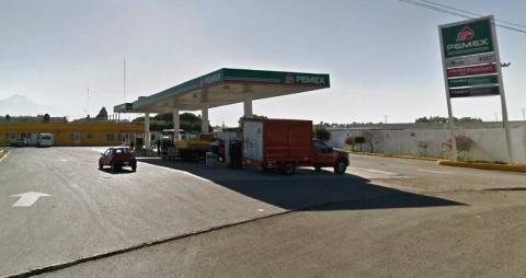 Mientras policías andan extorsionando; roban gasolinera en Chiautempan