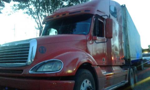 Recupera Policía Federal trailer robado; hay dos detenidos imagen 1