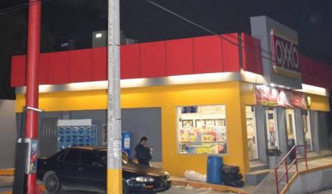 Fin de Semana Violento: Robos con arma de fuego a Oxxo en Zitlaltepec y Apizaco