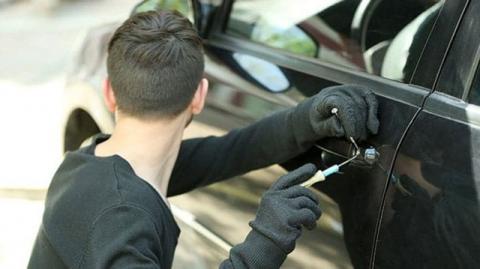 Robo de autos sigue vigente, pero autoridad minimiza el hecho