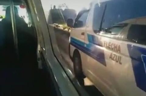 Reportan asalto de una colectiva de la línea Flecha Azul en Tepeyanco