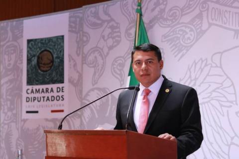 Regular y sancionar cobro excesivo de grúas en México, iniciativa de Rubén Terán