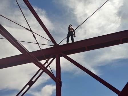 Intenta suicidarse en el Puente Rojo y pone en jaque a bomberos imagen 1