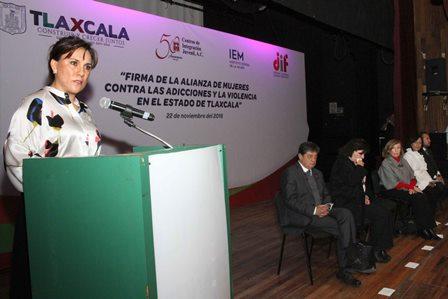 Sandra Chávez encabeza firma de alianza de mujeres contra las adicciones imagen 1