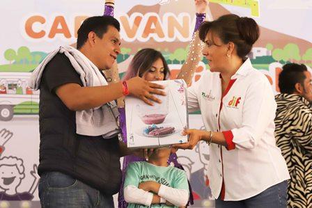 Encabeza Sandra Chávez “Caravana Día del Padre” del Dif imagen 1