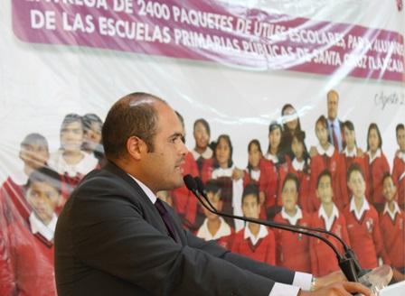 Entregan útiles escolares gratuitos en Santa Cruz Tlaxcala imagen 3
