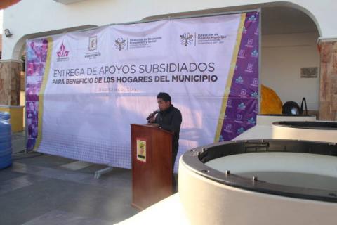 Con estos tinacos coadyuvamos con la economía familiar: alcalde imagen 1