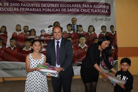 Entregan útiles escolares gratuitos en Santa Cruz Tlaxcala imagen 5