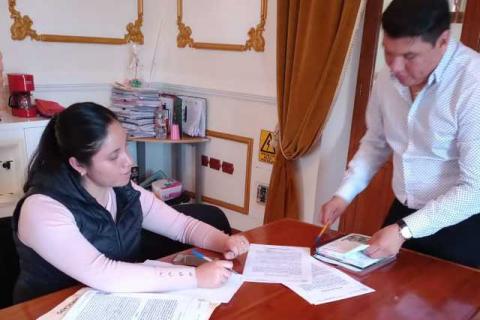 Actuaria notifica sobre juicio politico en Huamantla