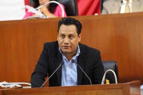 Diputado panista se asume como torpe para cumplir sentencia