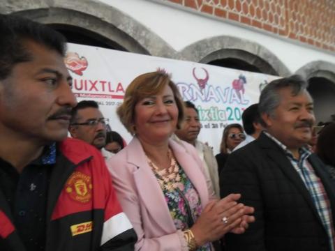 Alcalde de Ixtacuixtla encabeza desfile de Carnaval