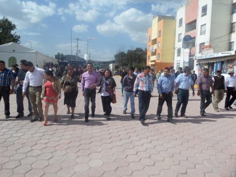 Inaugura alcalde de Tetla obra en la primera sección imagen 2
