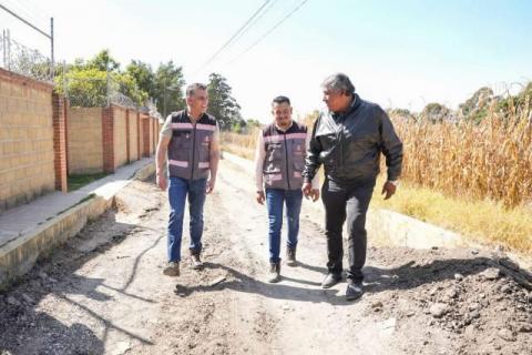 Gobierno de Alfonso Sánchez García mejora calles de San Lucas Cuauhtelulpan