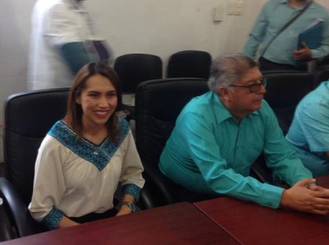 Se registra Sandra Corona y va por la diputación del tercer distrito