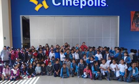 El DIF municipal y Cinepolis arrancaron sonrisas con “Luis y los marcianos”
