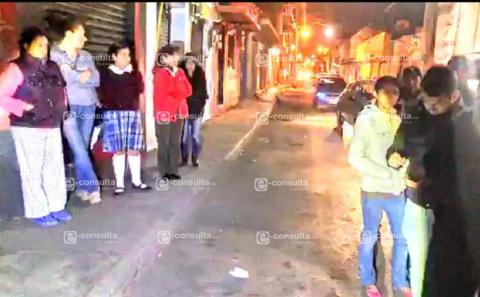 Ante incompetencia de la policía vecinos impiden robo de auto