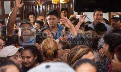 Diputado meón se encabrona porque no compraron sus calentadores en Nativitas