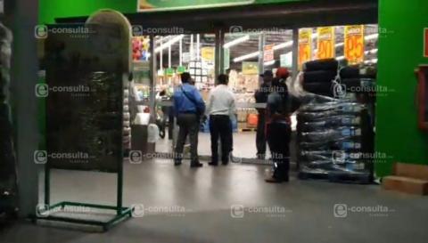 Par de hampones atracan Bodega Aurrerá de Yauhquemehcan imagen 1