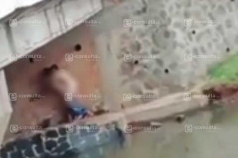 Graban a pareja tlaxcalteca en pleno rapidín bajo un puente