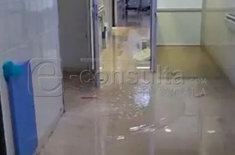Mientras Hospital de Tzompantepec luce inundado, CEPC atiende campeonato de box
