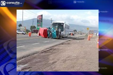 F@ll#cen dos personas en accidente carretero en Tlaxco; hay heridos
