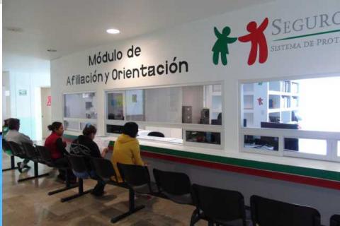 Extrabajadores del Seguro Popular se manifestarán en Escalinatas
