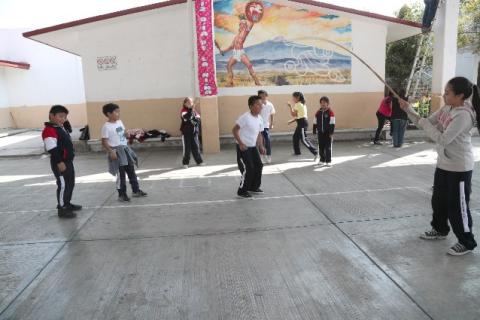 Concluye horario de inverno en escuelas; entrada será a las 8 AM