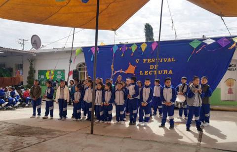 Organiza comunidad educativa "5to Festival de la Lectura" en Nanacamilpa