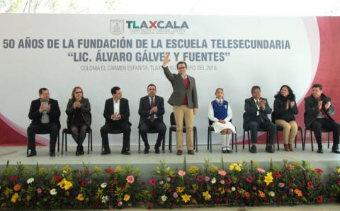 Encabeza MCH ceremonia alusiva al 50 Aniversario de la Primera Telesecundaria de el país imagen 1