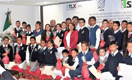 Premian a 30 alumnos del Subsistema de Telesecundaria de Tlaxcala