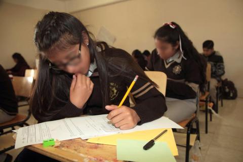Aplica examen para medir avance de alumnos en matemáticas