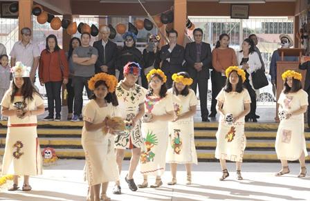 Alumnos presentan proyecto interdisciplinario por Día de Muertos