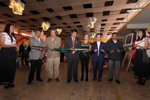 Inaugura Sepuede tercera feria de microempresarios en Chiautempan