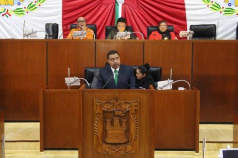 Presenta Florentino Domínguez iniciativa de estacionamientos públicos