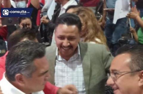 Piden la destitución de funcionario lambiscón del TSJE; se la pasa tirando rostro
