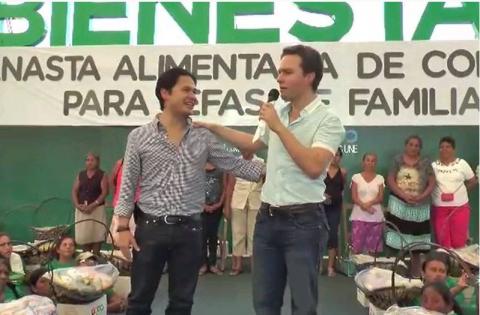 Ofrece Velasco disculpas a asistente por bofetada