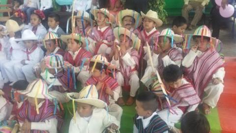 Reciben con bailables el inicio de la Primavera en escuela de Acxotla imagen 6