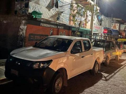 Síndico de Yauhquemehcan utiliza camioneta del ayuntamiento para hacer bisnes