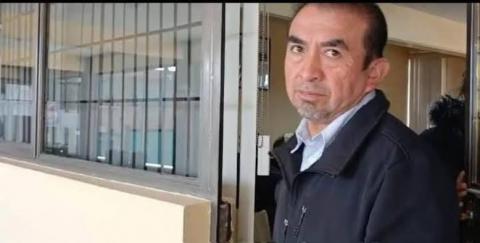 Síndico agresor se da golpes de pecho y exige sesiones de Cabildo en Teacalco