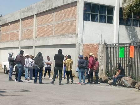Pobladores de SPM se manifiestan para frenar venta excesiva de agua