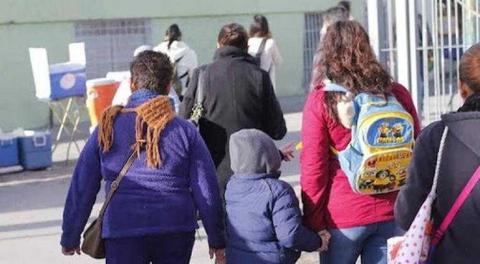 No dejen a sus hijos que se trasladen solos a la escuela, alerta director de primaria