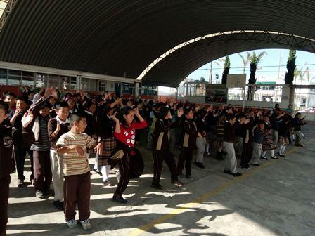 Tzompantepec lleva campañ de activación física a escuela imagen 1