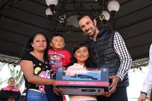 Celebran niñas y niños Día de Reyes en Tlaxco imagen 2