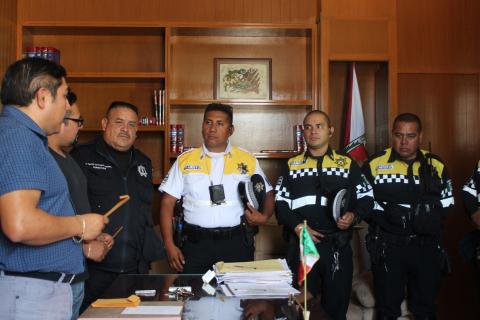 Entregan vales de despensa a policías de Totolac imagen 2