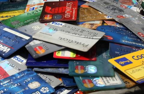 Del fuero común el hallazgo de las 841 tarjetas bancarias encontradas en Chiautempan imagen 2